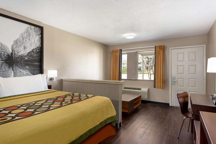 Room 34 of 57