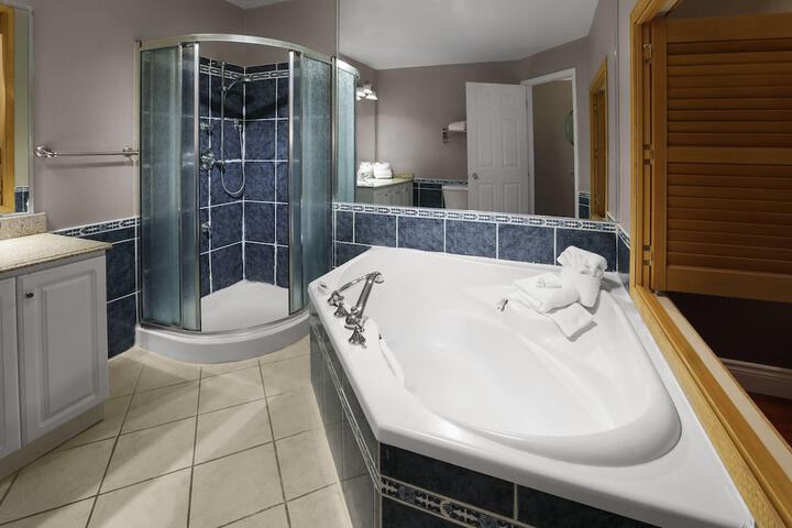 Super 8 by Wyndham Gananoque / Country Squire Resort