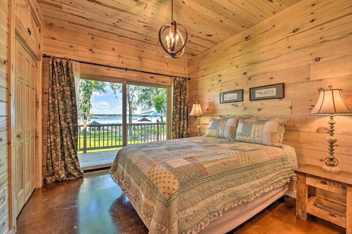 Spacious Pearl Lake Retreat w / Yard & Private Dock