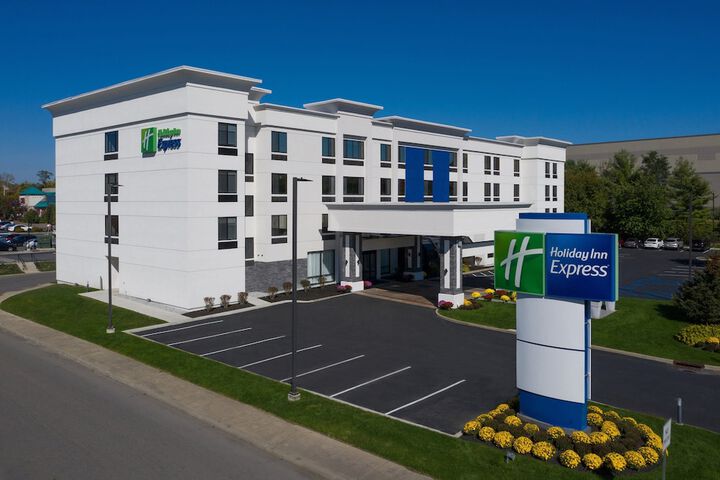 Hotel 5 of 77
