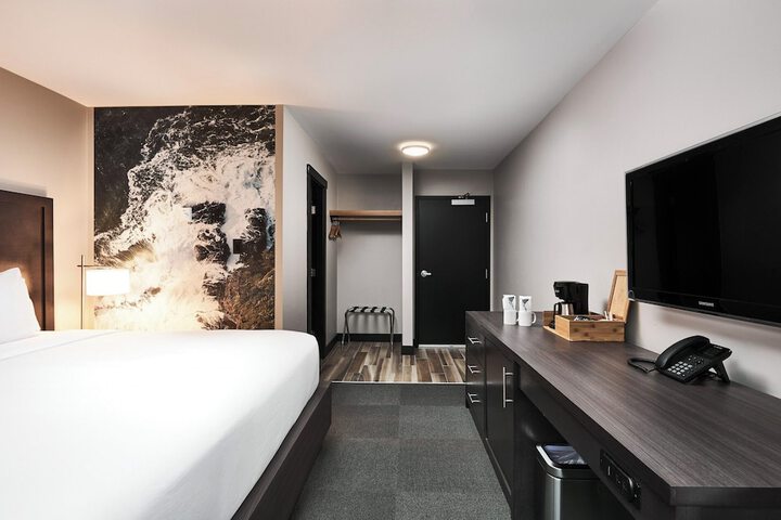 Room 14 of 50