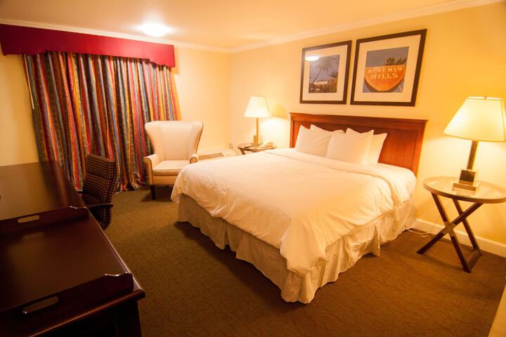 Room 9 of 25