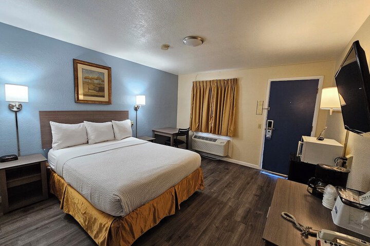 Room 35 of 40