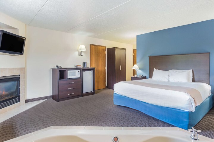 Room 10 of 26