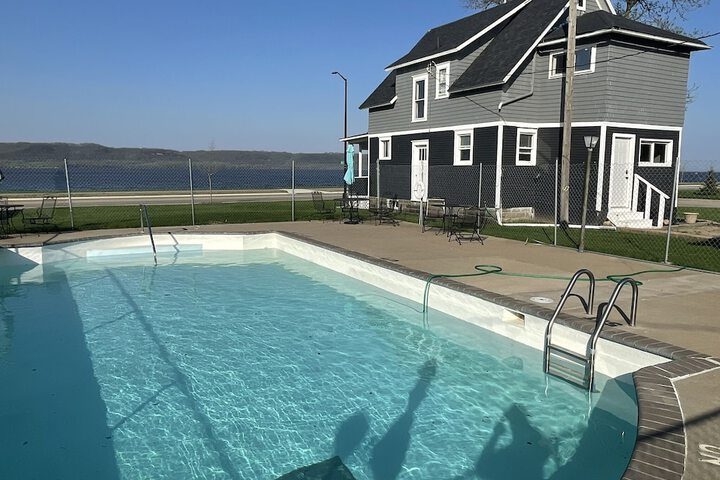 Pool 8 of 53