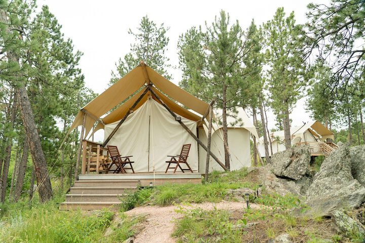 Under Canvas Mount Rushmore
