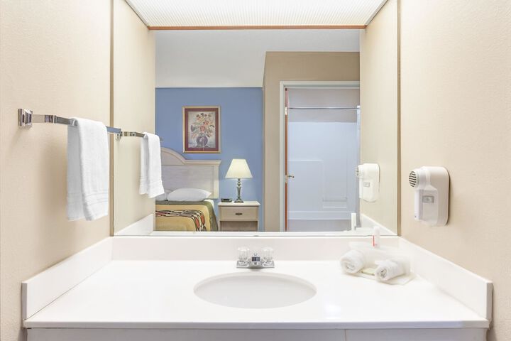 Room 7 of 14