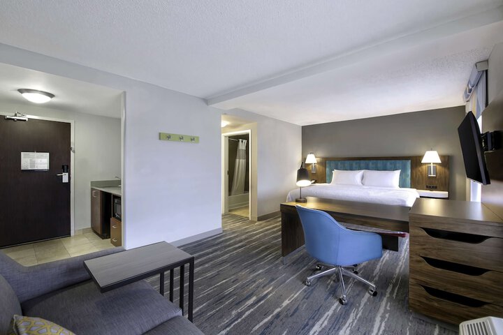 Room 17 of 33