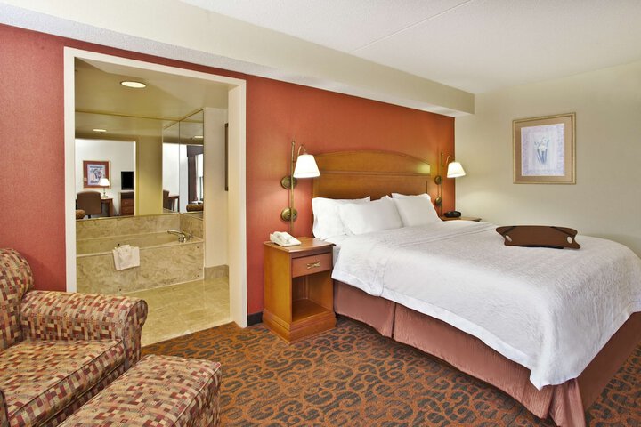 Room 8 of 14