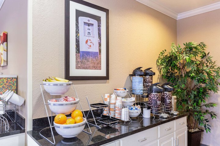 Breakfast/Coffee Service 28 of 40