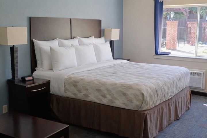 Americas Best Value Inn & Suites Phenix City