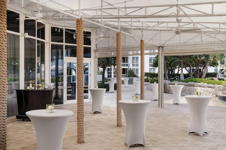 Trump International Beach Resort