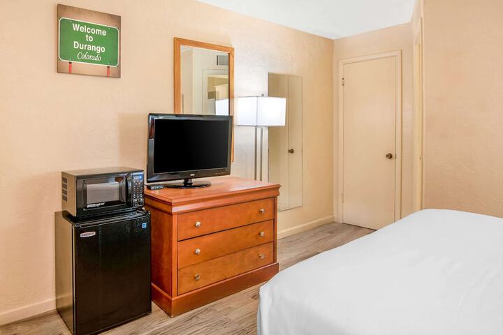 Room 10 of 26