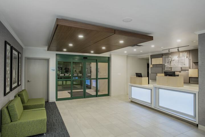 Hotel 3 of 348