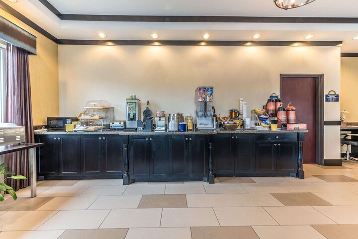 Breakfast/Coffee Service 19 of 24