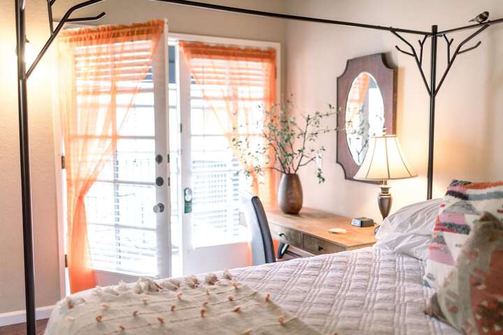 Room 12 of 33