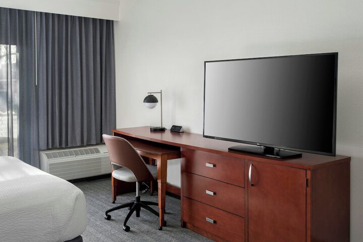 Courtyard by Marriott Silver Spring North / White Oak