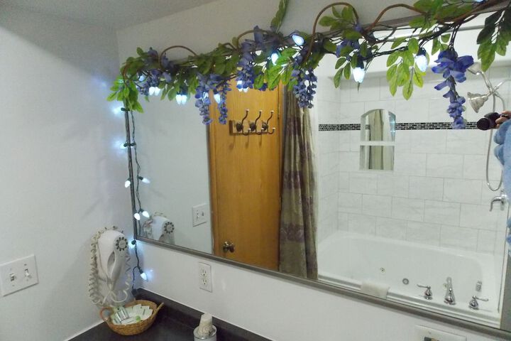Room 17 of 38
