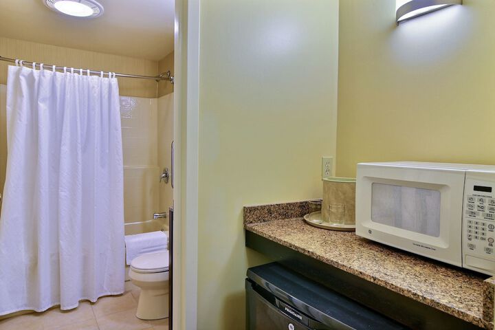Room 15 of 36