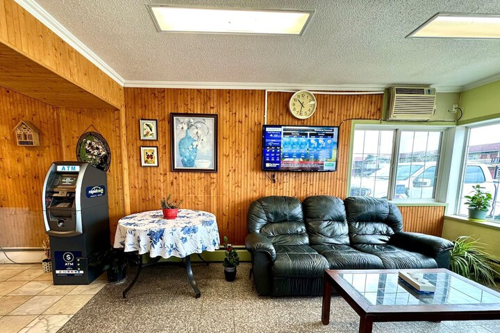 Silver Crest Lodge