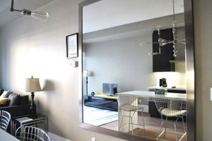 Livingsuites Toronto Front & John