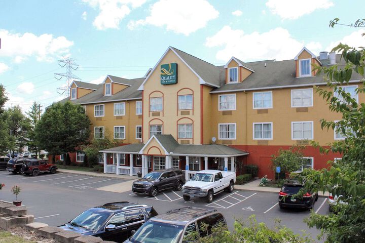 Hotel 3 of 33