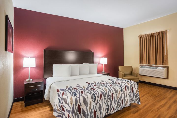 Room 14 of 33