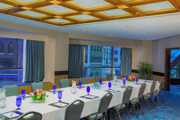 Hyatt Regency Buffalo / Hotel and Conference Center