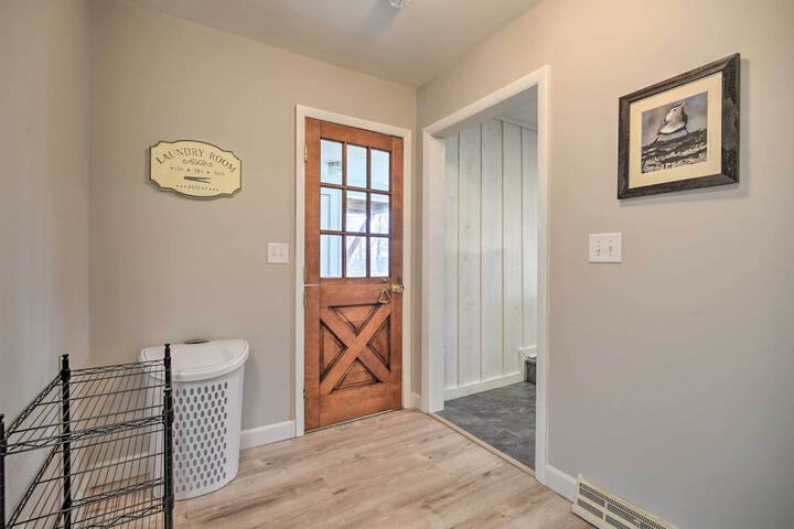 Modern Studio 13 Mi to Saratoga Racetrack!
