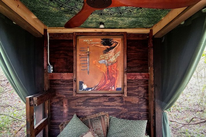 Lost River Hostel
