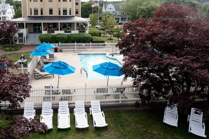The Colonial Inn