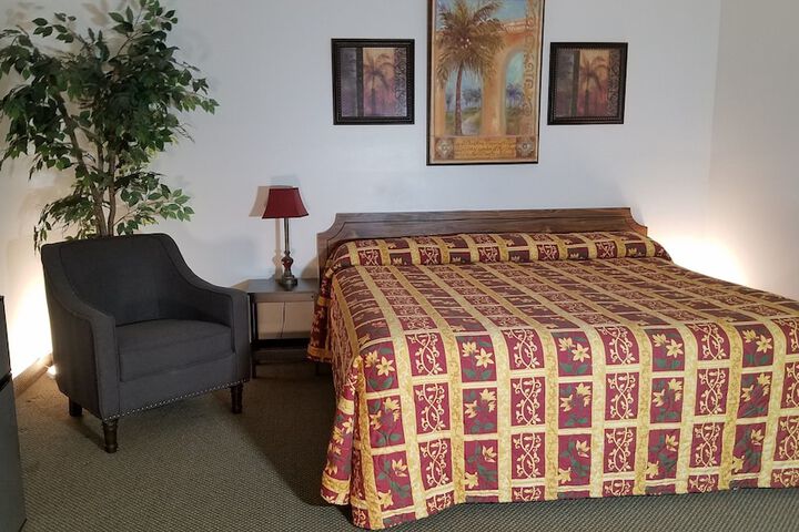 Room 8 of 37