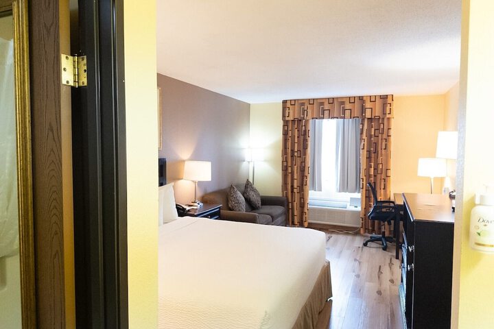 Baymont by Wyndham Battle Creek Downtown