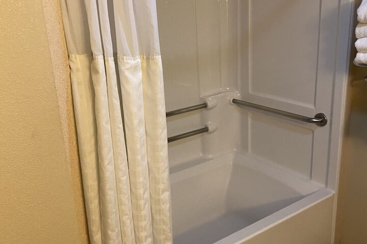 Room 32 of 54