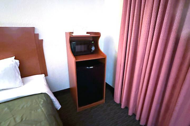 Room 82 of 163