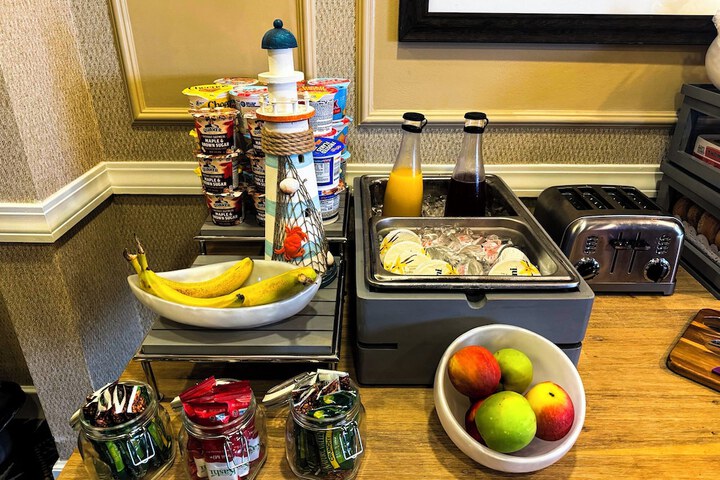 Breakfast/Coffee Service 38 of 59