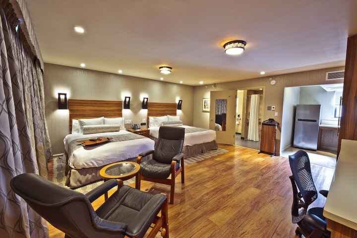 Room 33 of 46