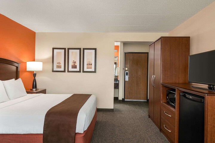 Room 26 of 48