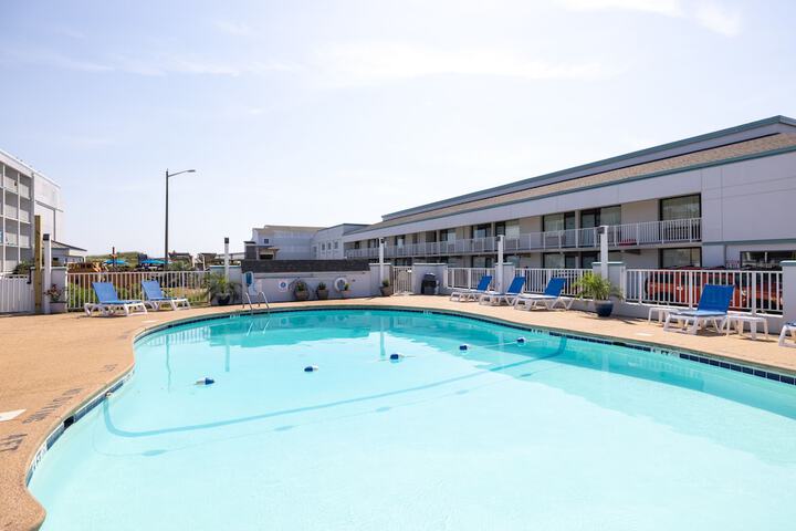 Pool 11 of 105