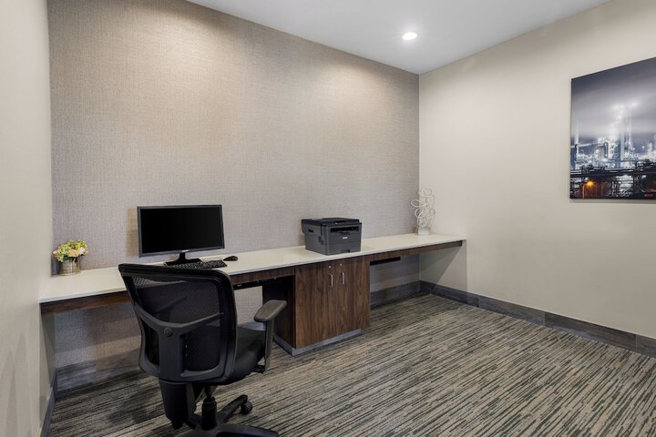 Business Center 46 of 46