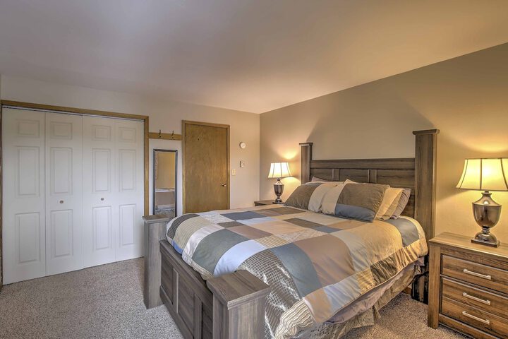 Lakefront Dillon Condo w / Pool Access: Near Skiing