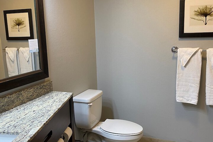 Room 13 of 16