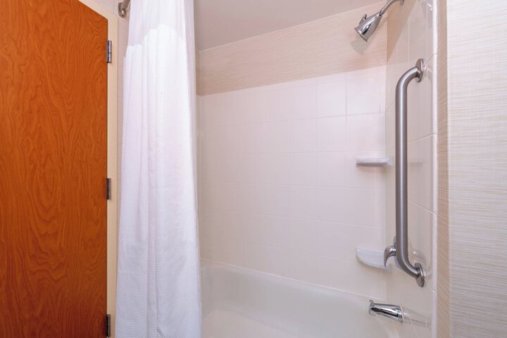 Room 20 of 33