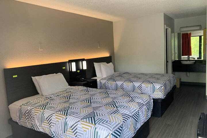 Room 18 of 37