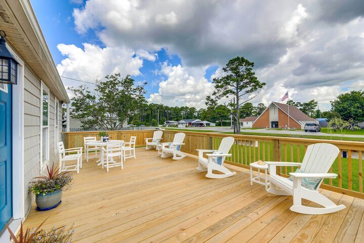 the Willowberry House With Deck & Grill!