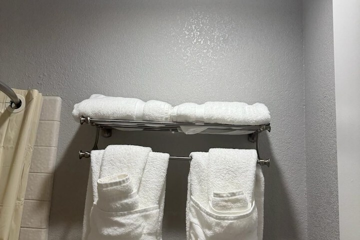 Room 6 of 20