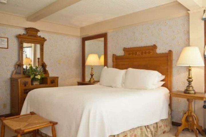 Arlingtons West Mountain Inn