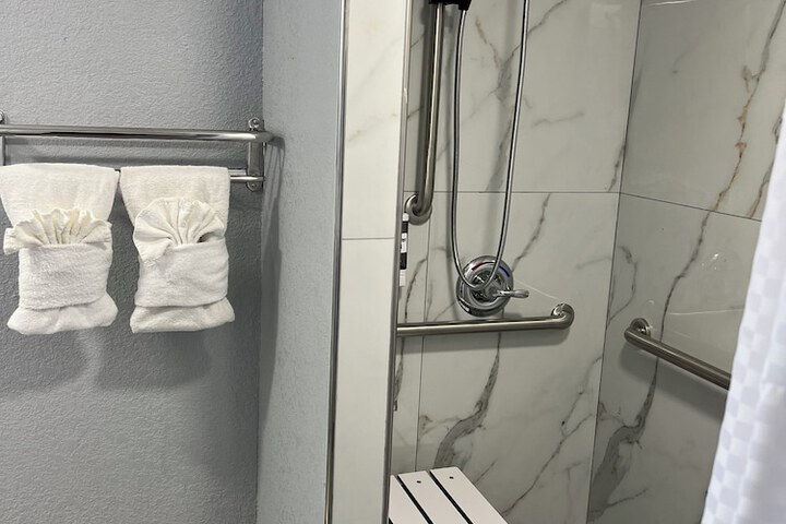 Room 14 of 22