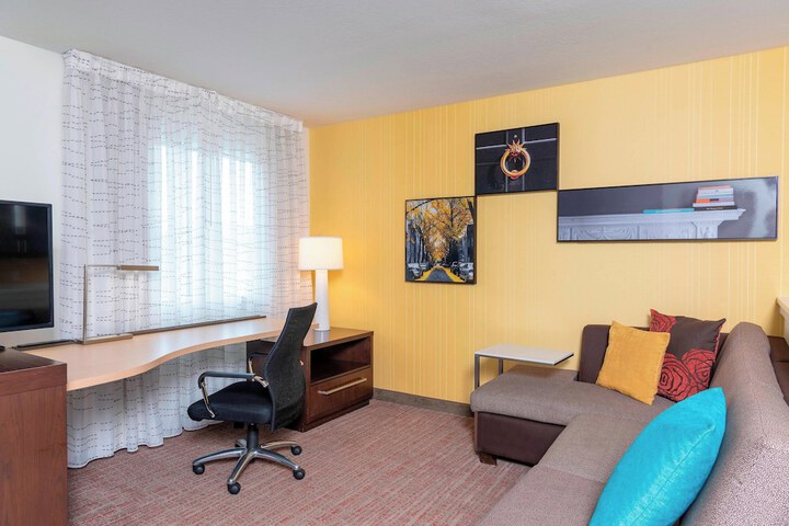 Residence Inn Akron South / Green