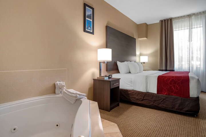 Room 13 of 28